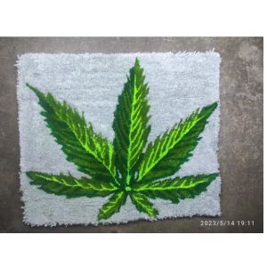 Alfombra Afelpada Hoja De Cannabis, Artesanías Pérez Ros.